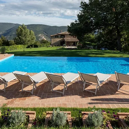 Casale Nasca - Paesaggi E Piscina Privata Castelraimondo
